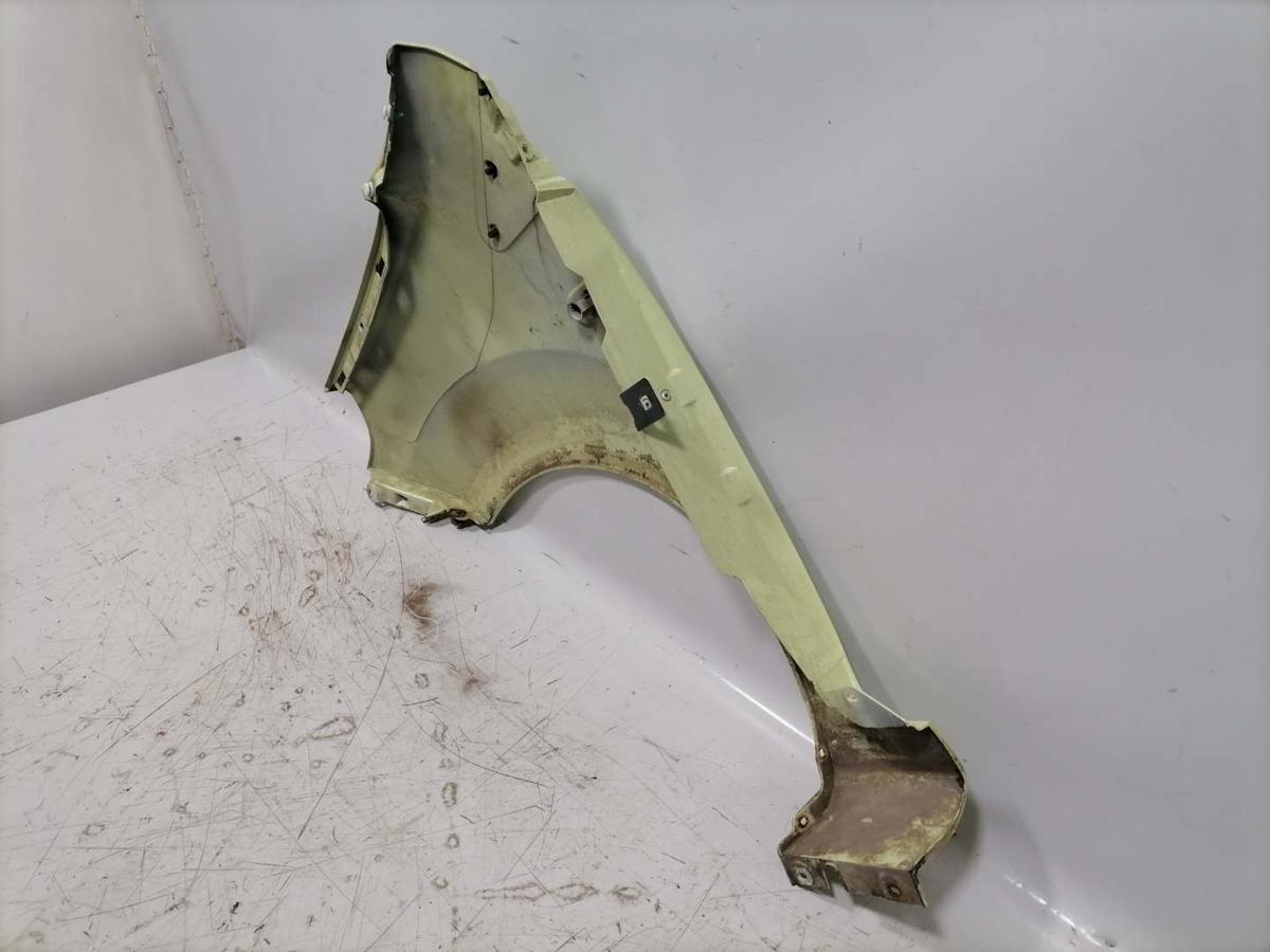 Renault Twingo 2 original Kotfl&uuml;gel vorn rechts OVF91 Gr&uuml;n BJ09